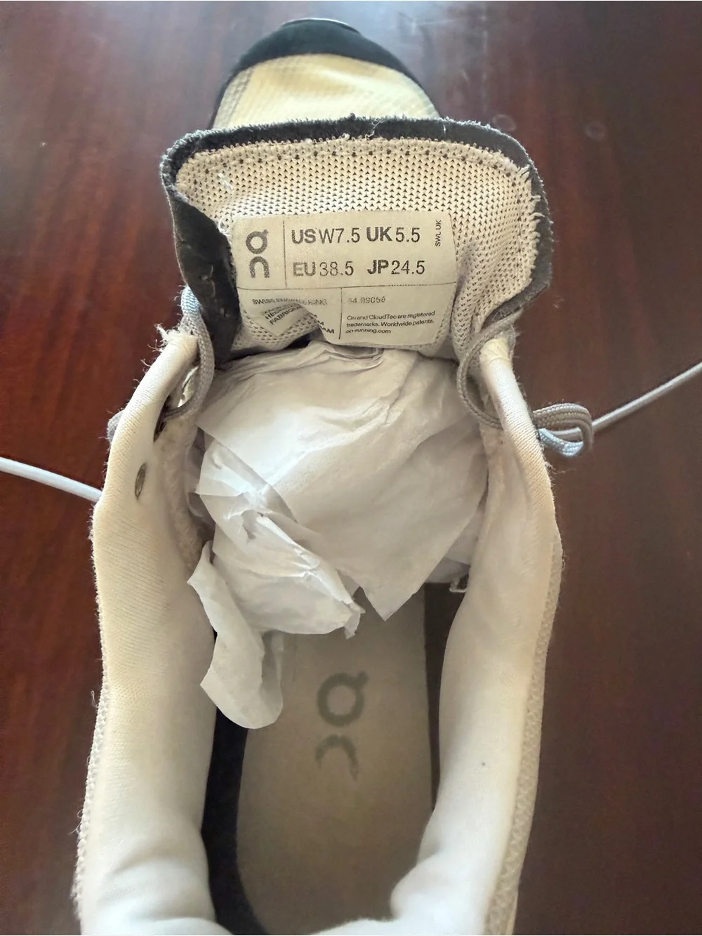 On Running light cream